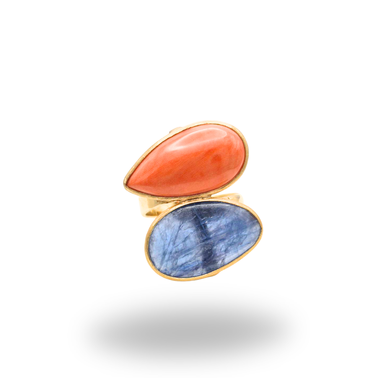 Anello in Argento 925 dorato con Cianite e spola in Corallo Cerasuolo