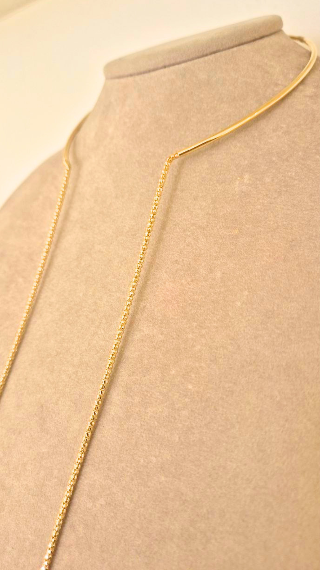 Collana a girocollo rigido in Argento 925 dorato modello Open con due pendenti con perla finale