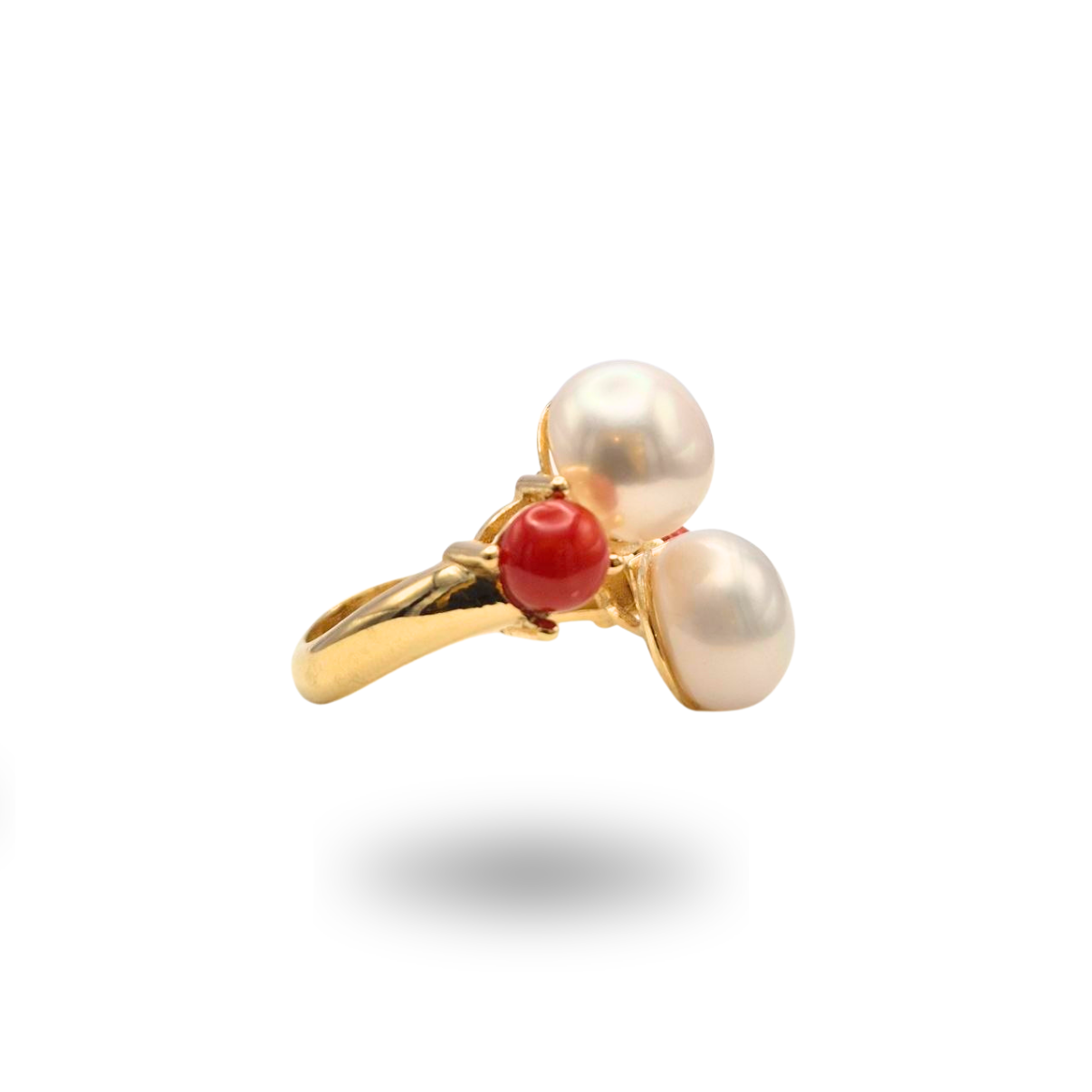 Anello contrariè in Argento 925 dorato con Perle e spole di Corallo rosso