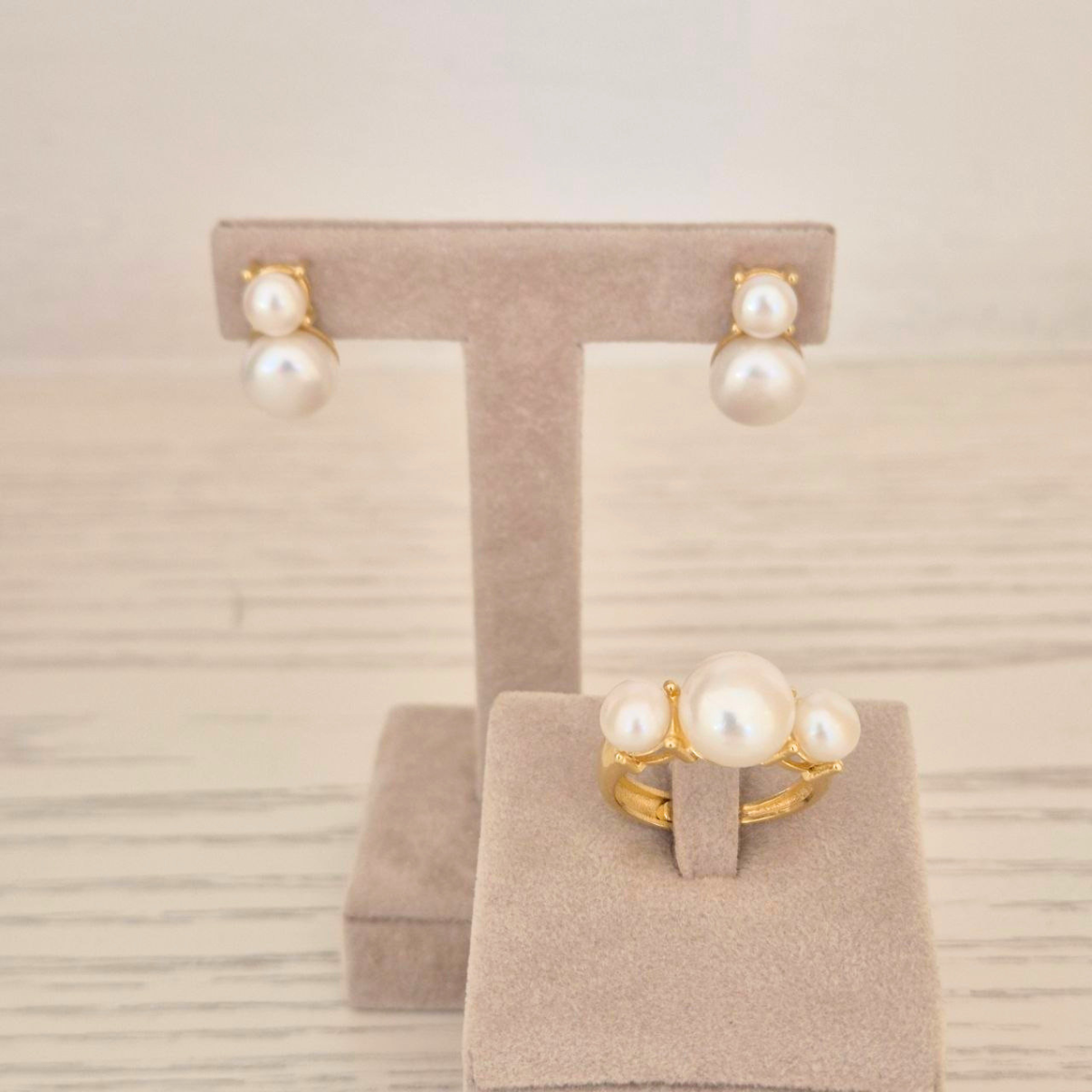 Anello in Argento 925 dorato con tre Perle