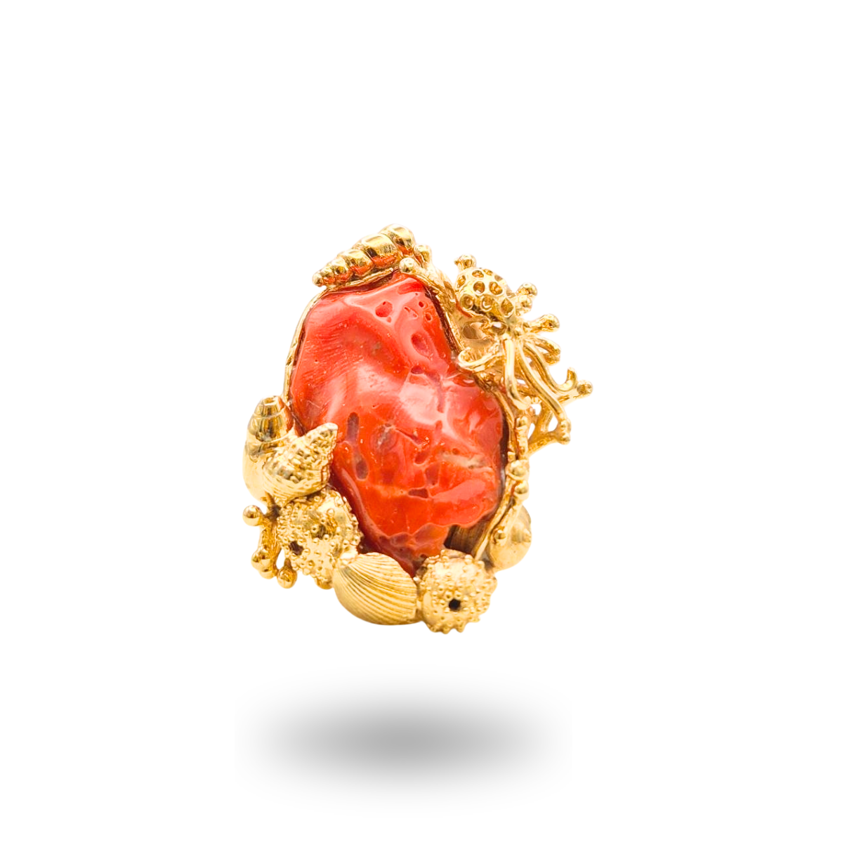 Anello in Bronzo dorato con sasso di Corallo rosso Mediterraneo e tema marino