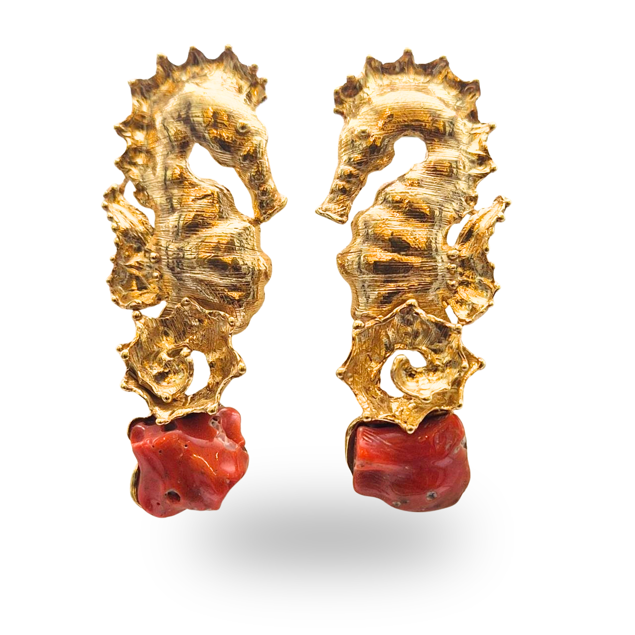 Orecchini in Bronzo dorato Cavalluccio marino con sasso di Corallo rosso Mediterraneo
