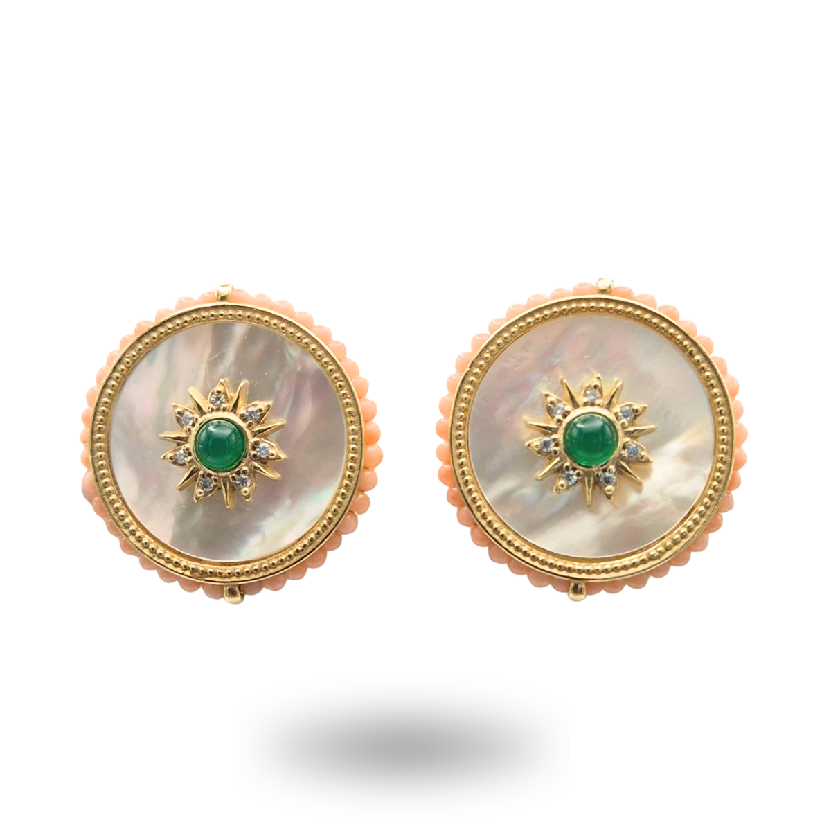Orecchini in Argento 925 dorato con piastra tonda in Madreperla, spola in Agata verde e giro di Corallo rosa