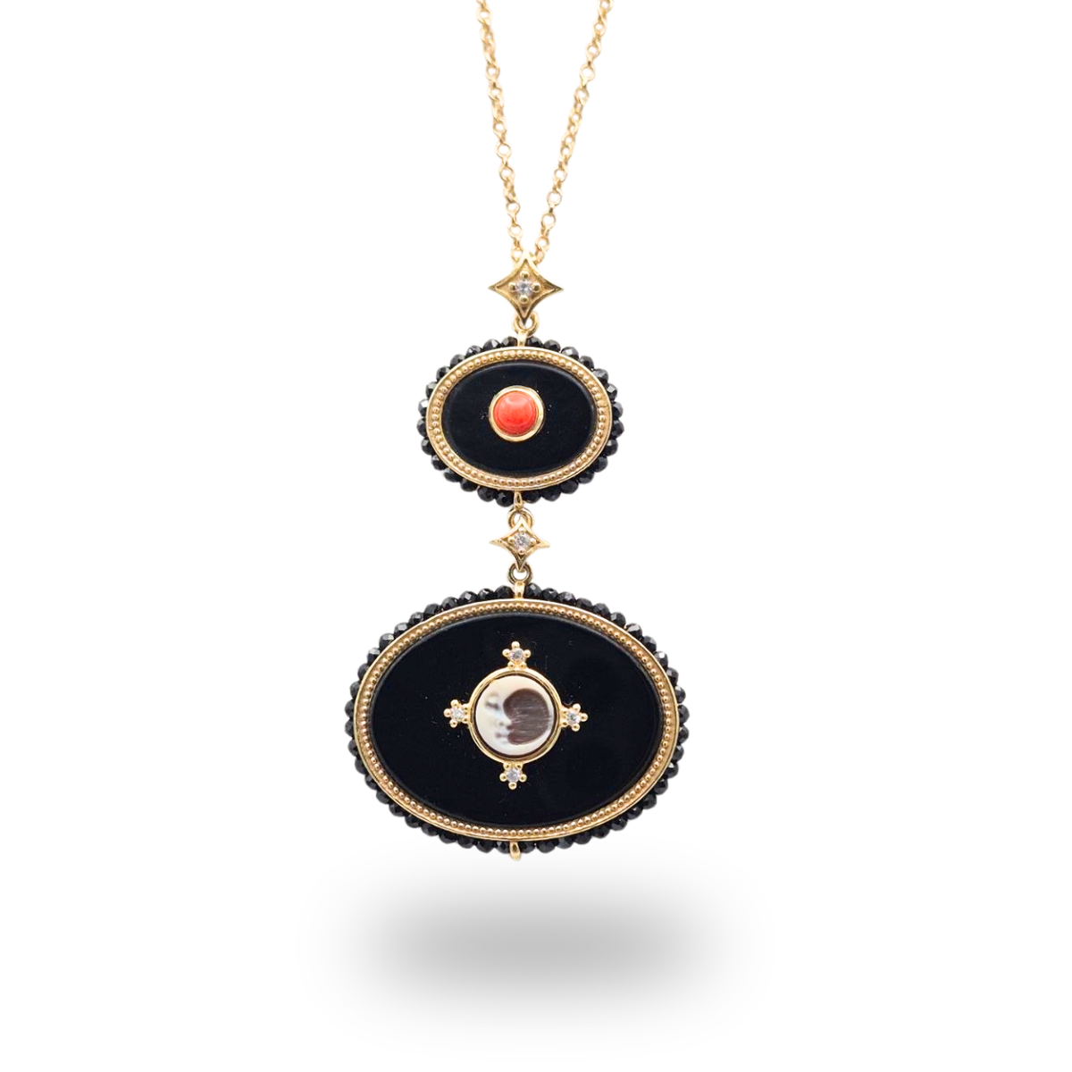 Collana in Argento 925 dorato con due piastre ovali in Onice, spola di Corallo rosso, Cammeo e giro di Spinelli neri