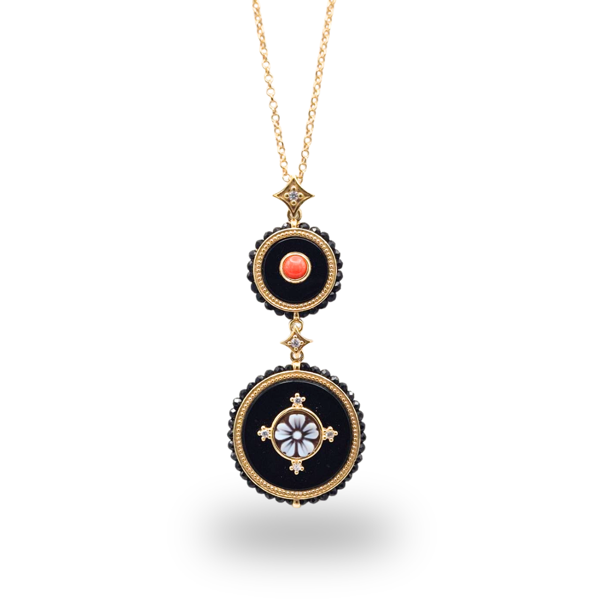 Collana in Argento 925 dorato con due piastre tonde in Onice, spola di Corallo rosso, Cammeo e giro di Spinelli neri