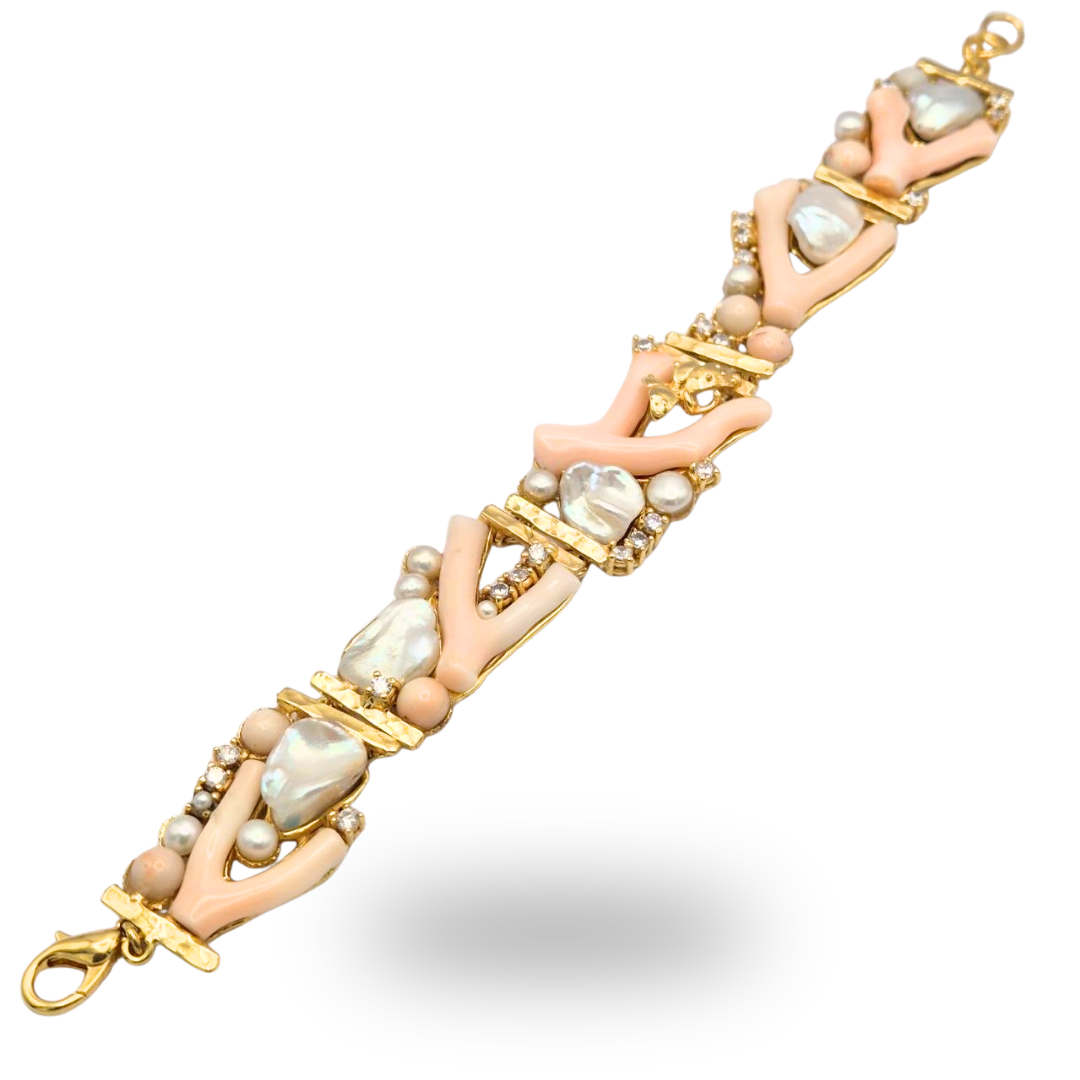 Bracciale in Bronzo dorato con rami di Corallo rosa e Perle