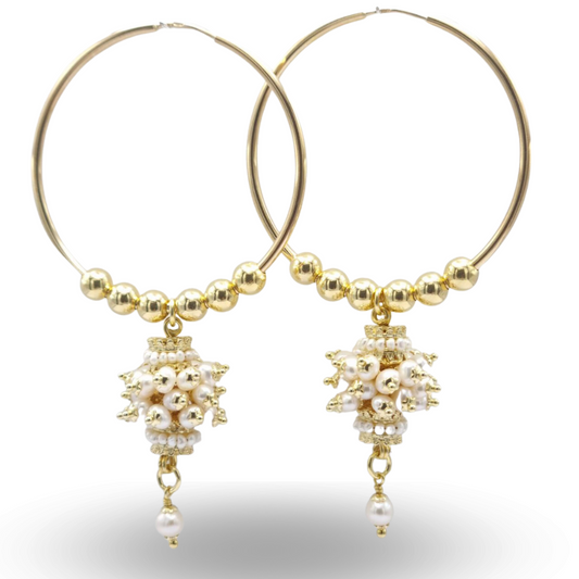 Boucles d'oreilles créoles en argent 925 plaqué or avec touffes de perles