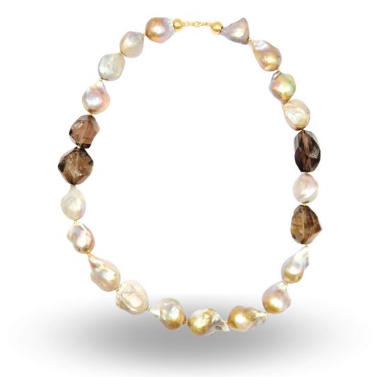 Collana con Perle Scaramazze e Quarzo fumè montata in Arg.925 dorato