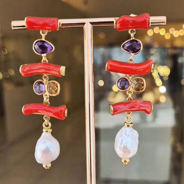 Orecchini in Argento 925 dorato con Perle Scaramazze, rami di Corallo rosso, Ametista e Topazio giallo