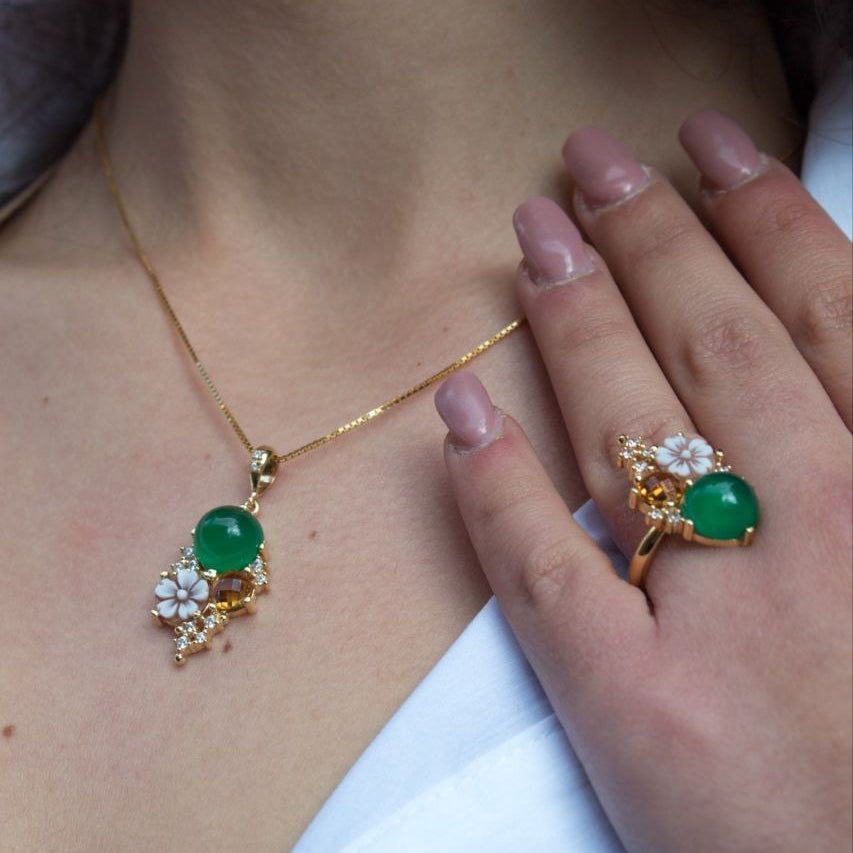 Anello in Argento 925 dorato con con Cammeo a fiore, Giada e Topazio giallo, Modello Vanity