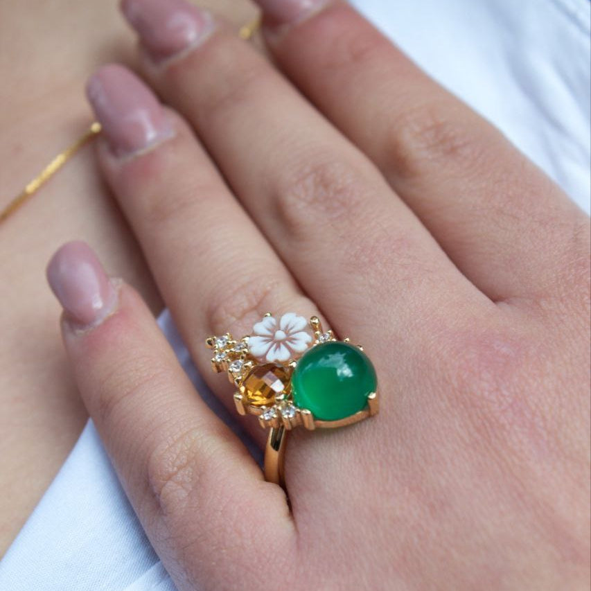 Anello in Argento 925 dorato con con Cammeo a fiore, Giada e Topazio giallo, Modello Vanity