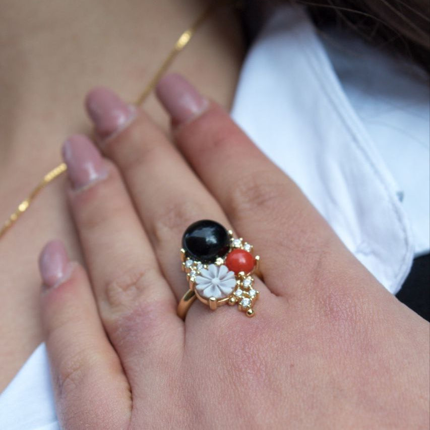 Anello in Argento 925 dorato con Cammeo, Onice e Corallo, Modello Vanity