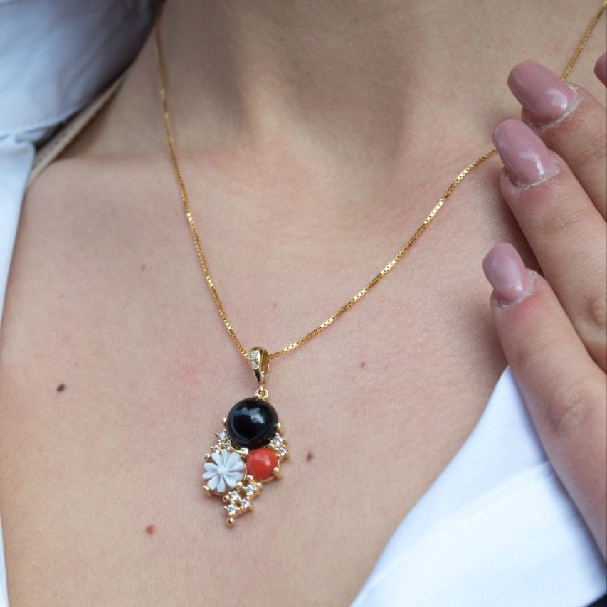 Ciondolo in Argento 925 dorato con Cammeo a fiore, Corallo, Onice e Quarzi, Modello Vanity