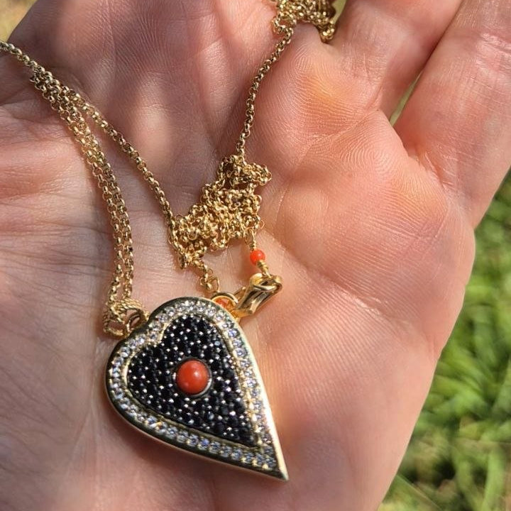 Collana in Argento 925 dorato con ciondolo a Cuore con Quarzi e spola in Corallo rosso
