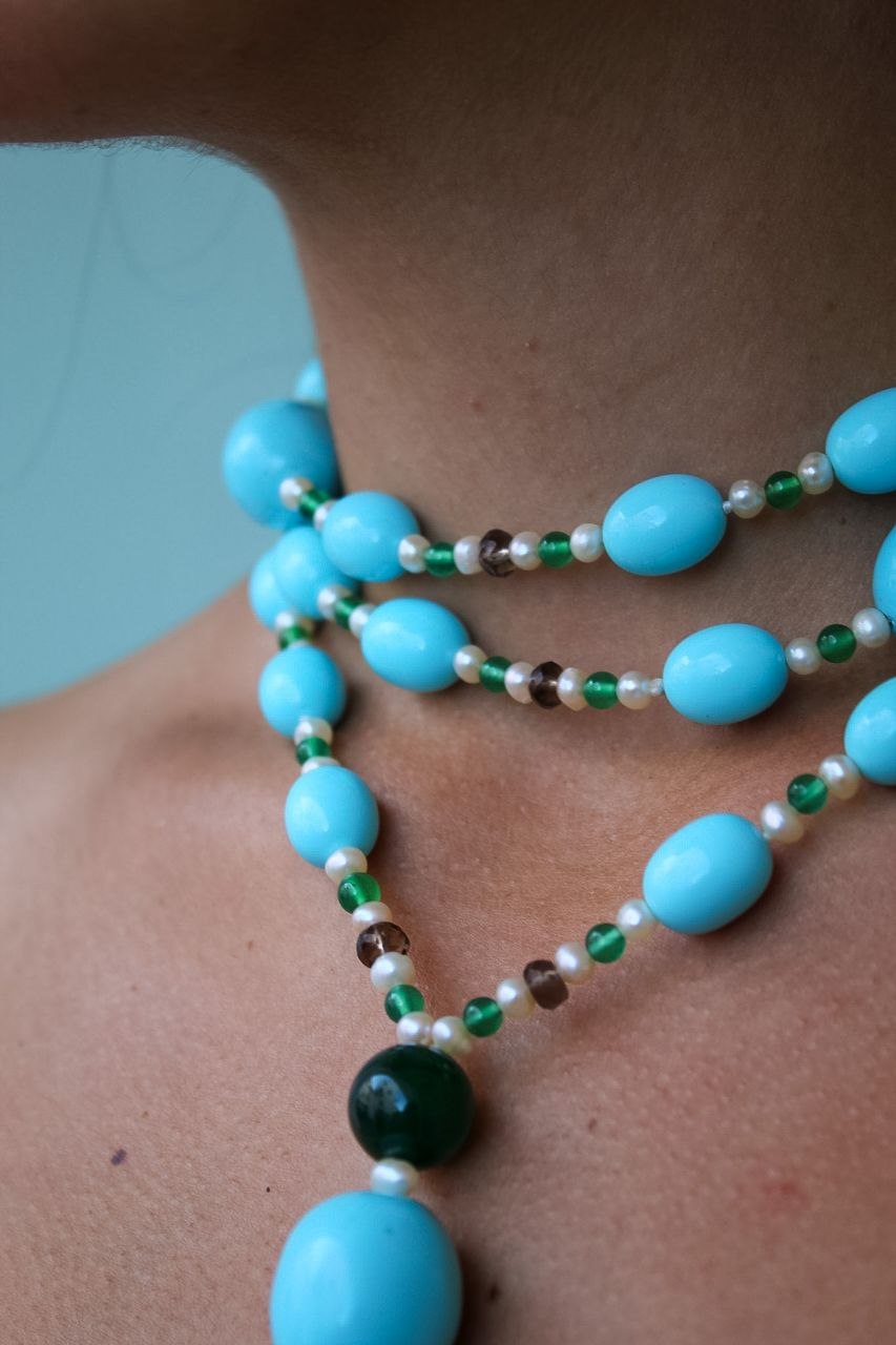 Collana in Pietre Naturali con ciuffo in Pasta di Turchese, Giada, Quarzo fumè e Perle