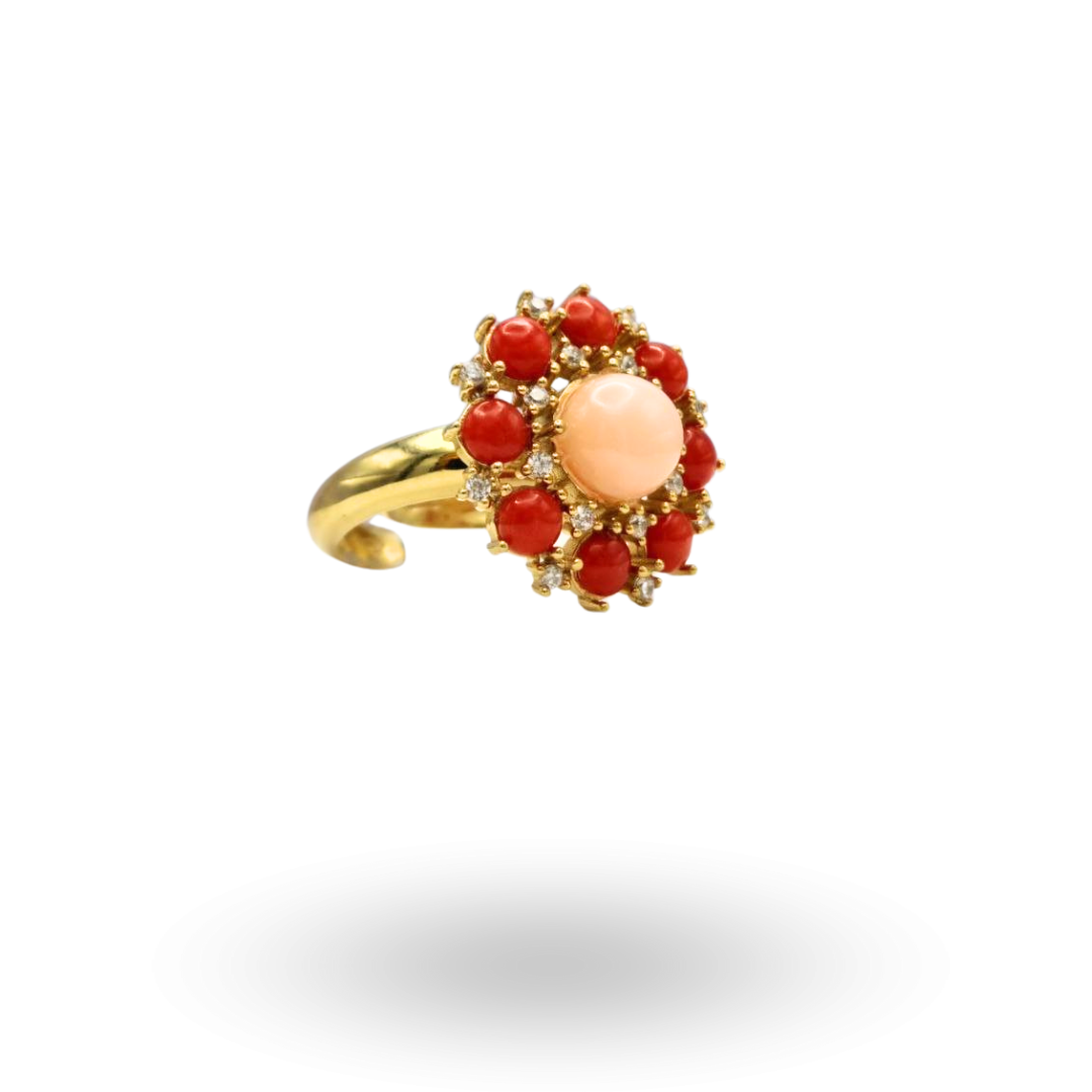 Anello in Argento 925 dorato a fiore con petali di Corallo Rosso Mediterraneo, Quarzi e centrale in Corallo Rosa