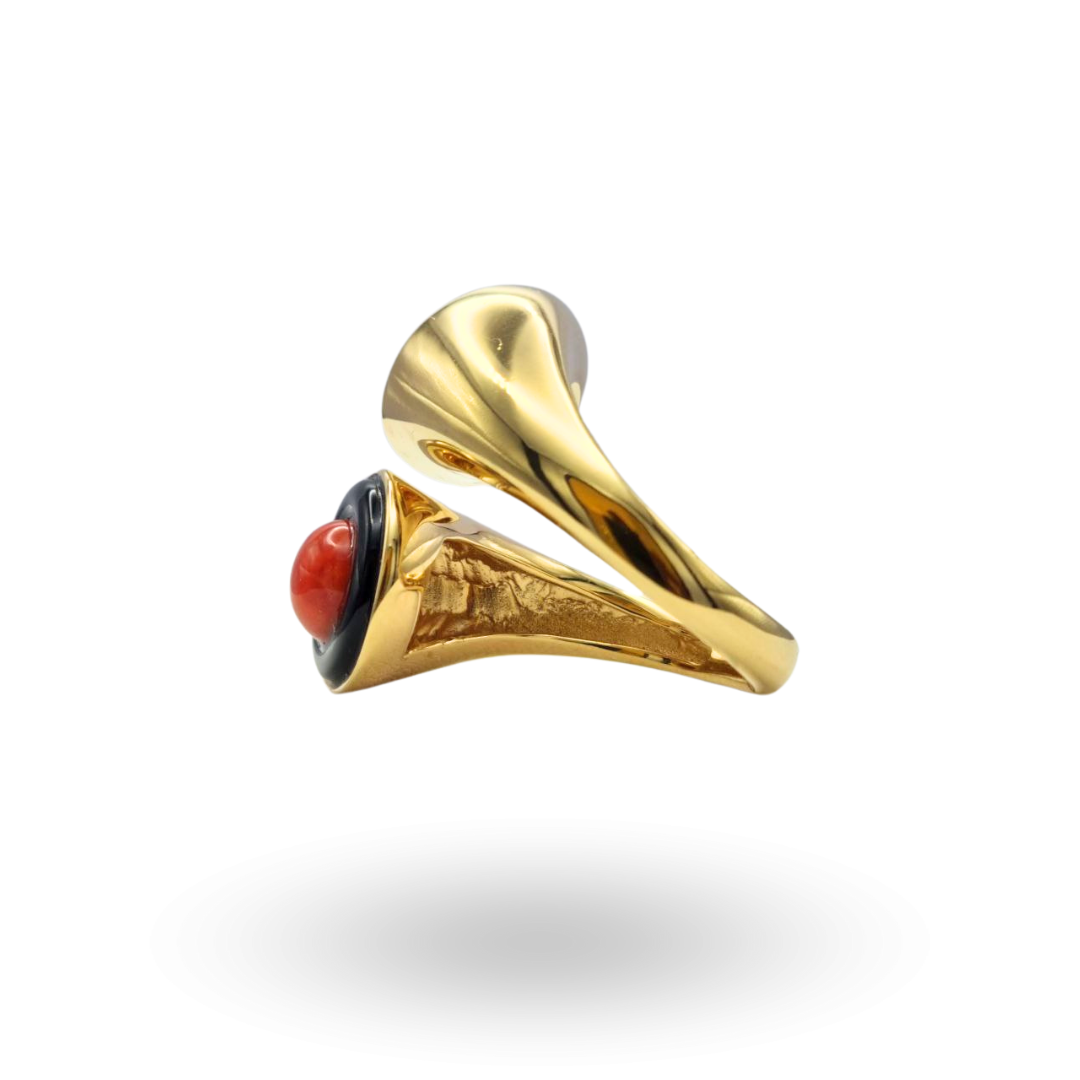 Anello contrariè in Argento 925 dorato effetto abbraccio con Corallo rosso Mediterraneo e cerchi in Onice