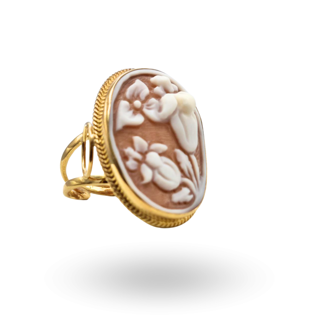 Anello in Argento 925 dorato con Cammeo su Sardonica inciso a mano, tema campanule, montatura ovale vintage con trama a corda