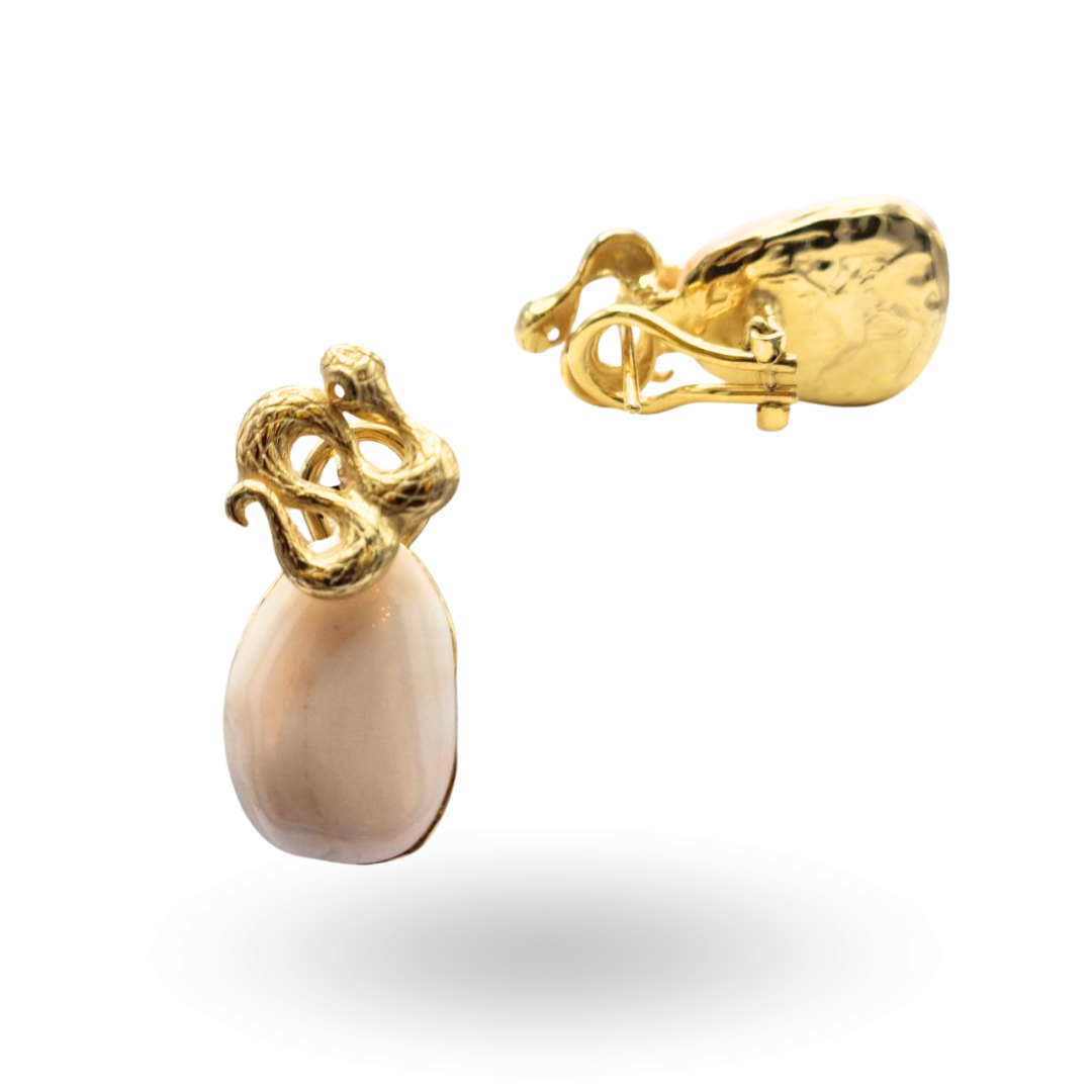 Orecchini in Argento 925 dorato con serpente e sasso di Corallo rosa naturale