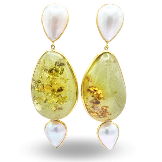 Earrings in golden 925 silver with green amber and pearls