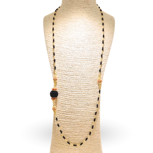 Collana Linea Barocca in Argento 925 dorato con catena ammagliata in Spinelli neri, sfera di Spinelli neri in lavorazione Tessito e 3 mine con coroncine in Corallo rosso Mediterraneo