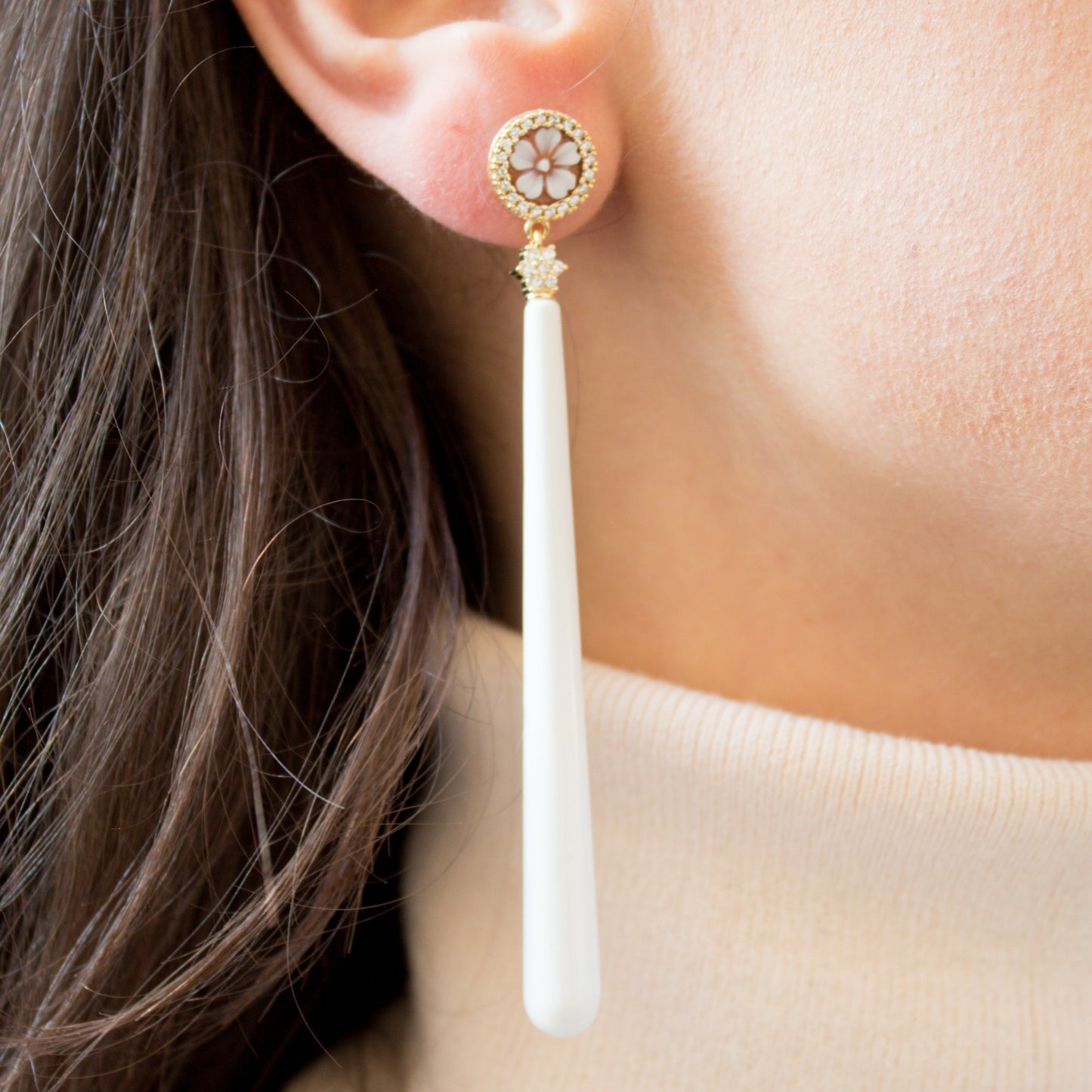 Orecchini in Argento 925 dorato con gocce lunghe in Bachelite turchese e bottoncino in Pasta di Turchese