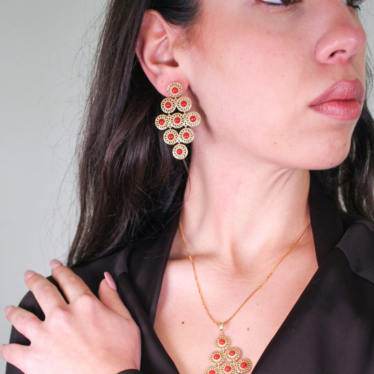 Orecchini in Argento 925 dorato a rombo effetto filigrana con spole in Corallo rosso Mediterraneo