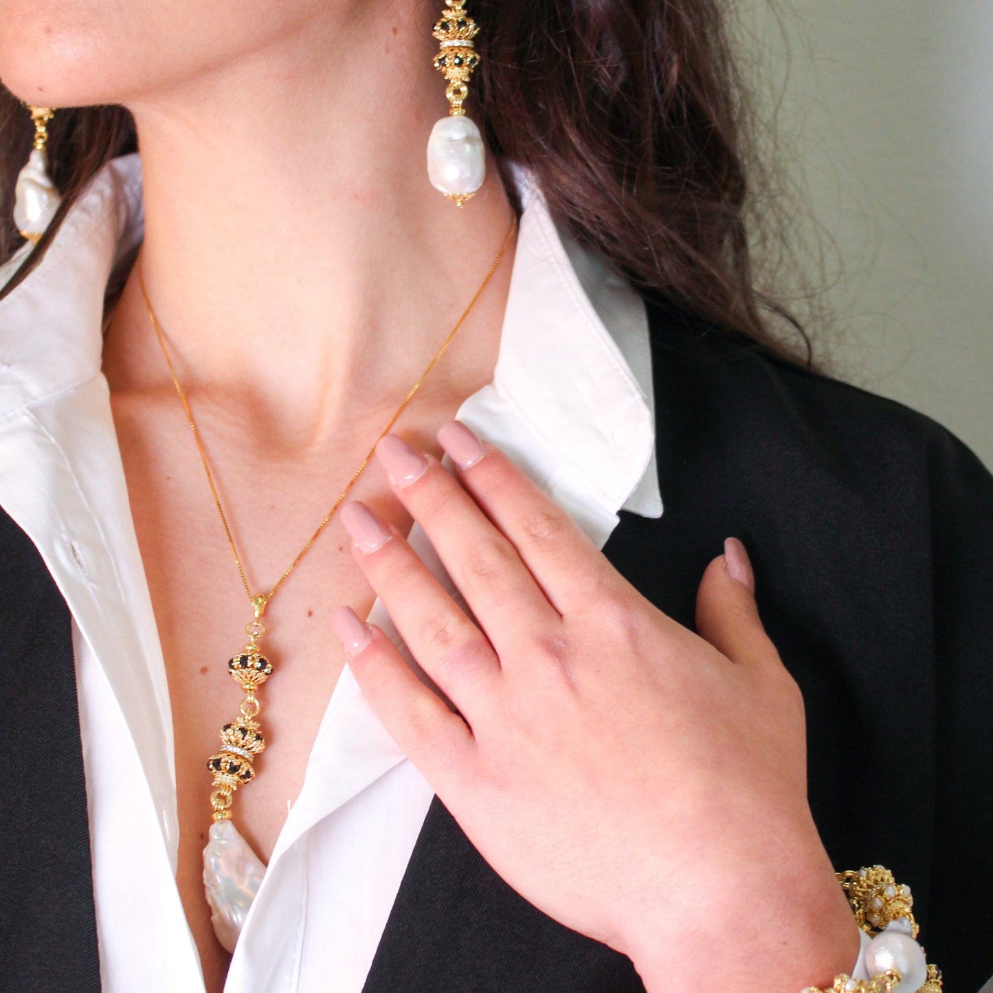 Ciondolo in Argento 925 dorato con Perla scaramazza e mina Luxury in Spinelli neri