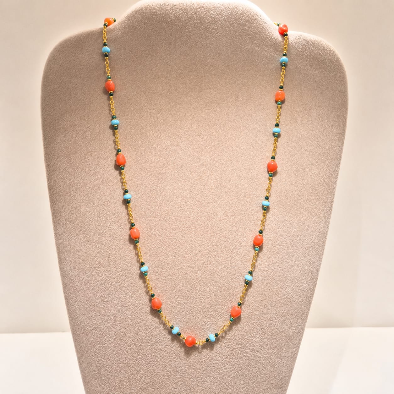 Collana in Argento 925 dorato in tre misure, ammagliata con sassi di Corallo rosso Mediterraneo, Pasta di Turchese e Malachite