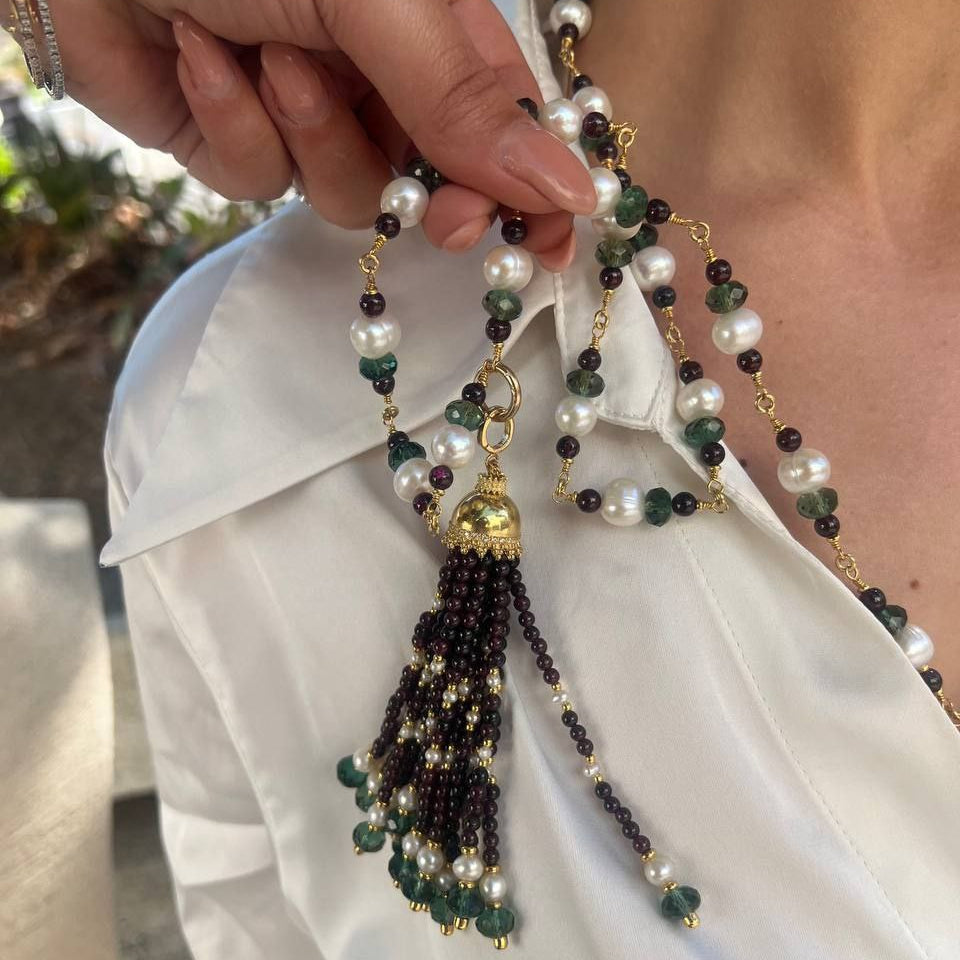 Collana in Pietre Naturali ammagliata completamente a mano, in Argento 925 dorato, con Perle, Granati e Quarzi verdi